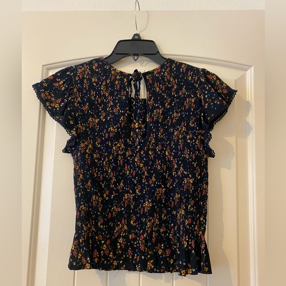 I the wind black blouse floral top small - Picture 4 of 7